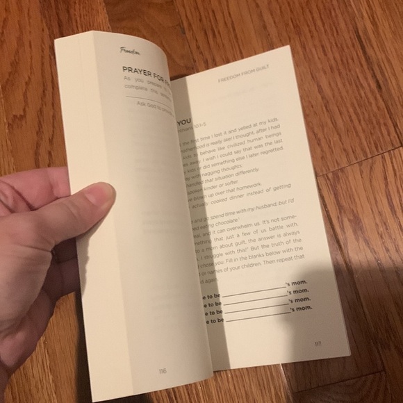 (BOOK) Freedom: Letting Go and Embracing Christ (A Thrive Moms Bible Study) - Picture 7 of 9